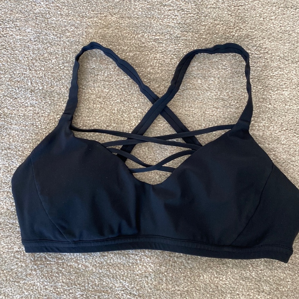 Lululemon sports bra size 6